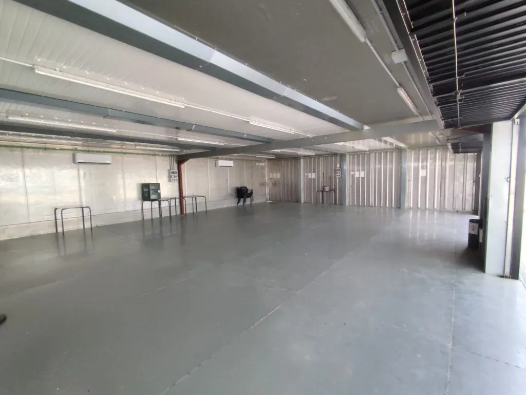 Nuevo box profesional Circuit Calafat