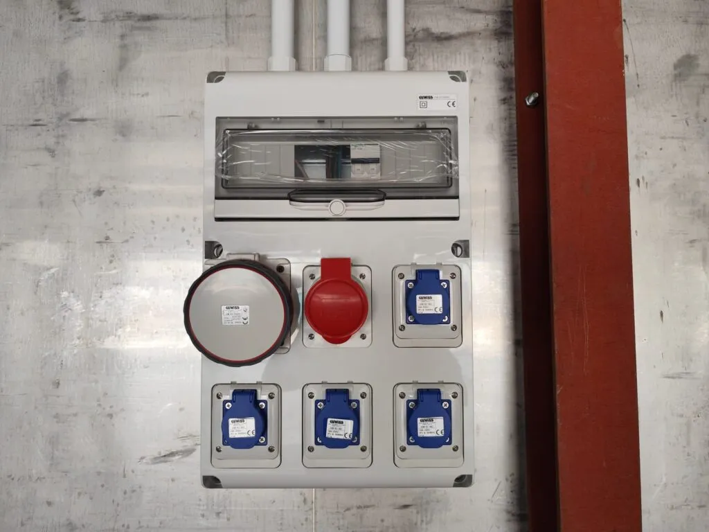 Nuevo box profesional Circuit Calafat